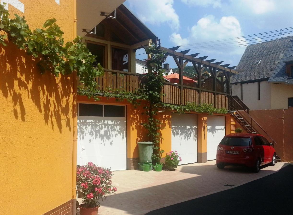 Weinstube Pension Moselbluemchen Zeltingen-Rachtig Εξωτερικό φωτογραφία