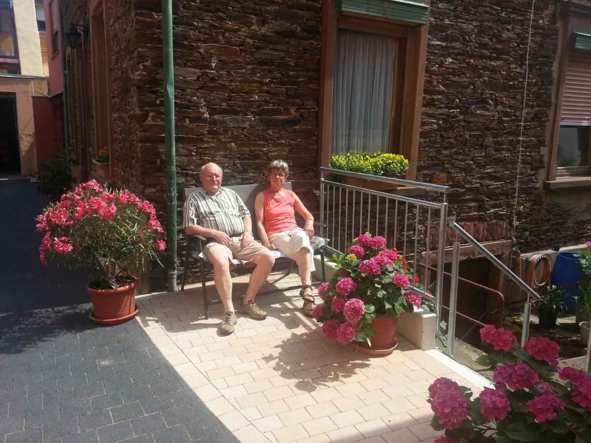 Weinstube Pension Moselbluemchen Zeltingen-Rachtig Εξωτερικό φωτογραφία
