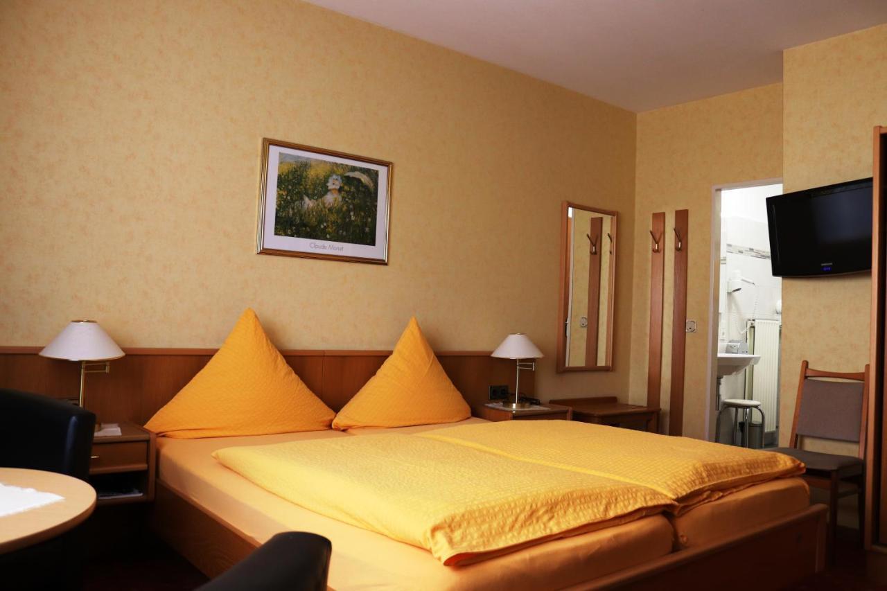 Weinstube Pension Moselbluemchen Zeltingen-Rachtig Εξωτερικό φωτογραφία